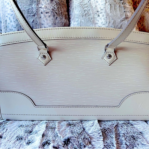 Authentic Louis Vuitton Madeleine PM Epi Ivory Leather Shoulder Bag - Picture 1 of 12
